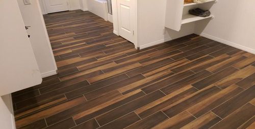 装修地面要注意选择合适的材料 木地板和瓷砖哪个好